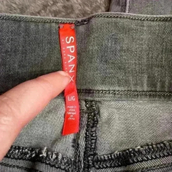 2/$30 Lady's spanx‎ Thrash Grunge jeggings (#318). - Picture 4 of 6